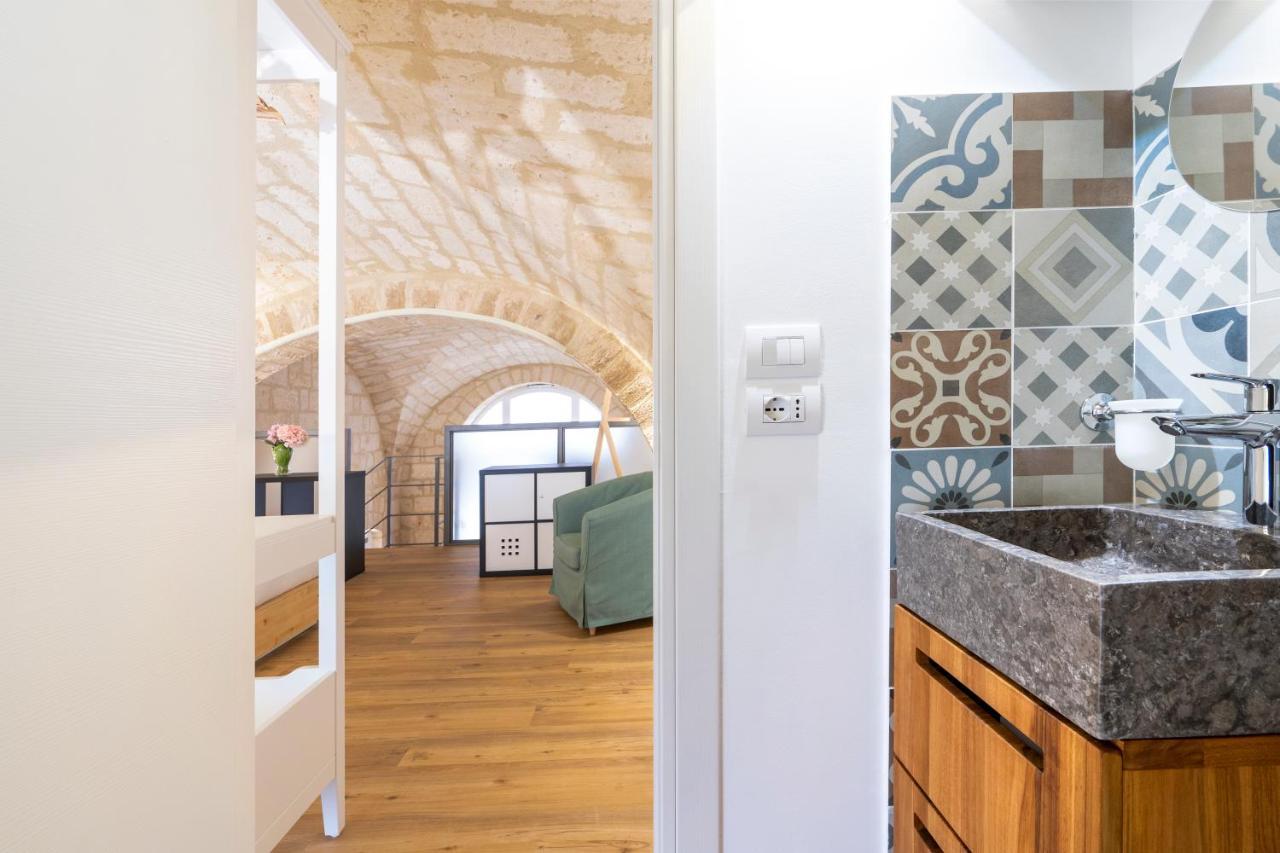 Stazione & Politecnico Stylish Apt With Netflix Барі Екстер'єр фото