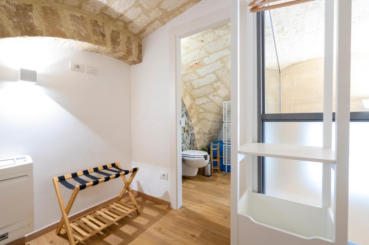 Stazione & Politecnico Stylish Apt With Netflix Барі Екстер'єр фото
