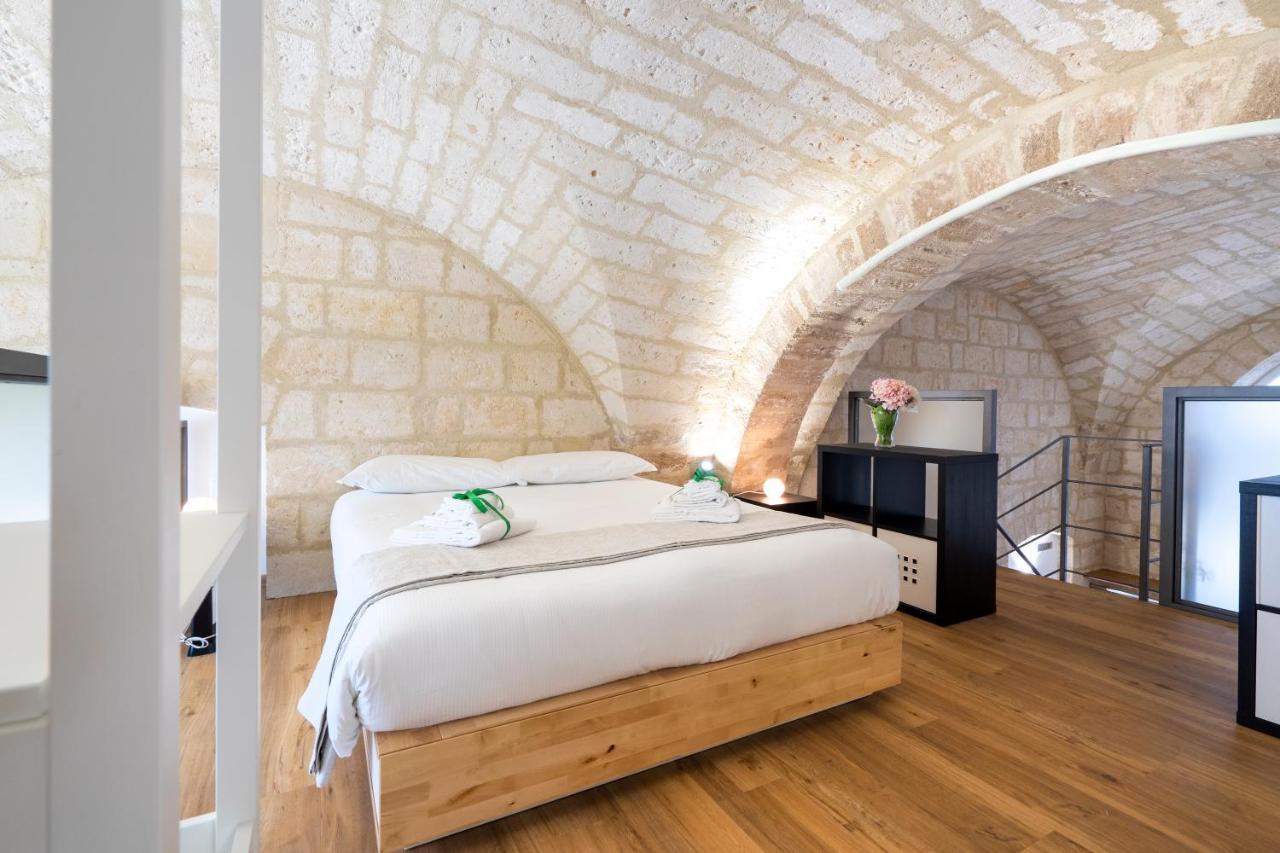 Stazione & Politecnico Stylish Apt With Netflix Барі Екстер'єр фото